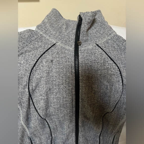 Lululemon Black Zippered Jacket - Picture 3 of 6